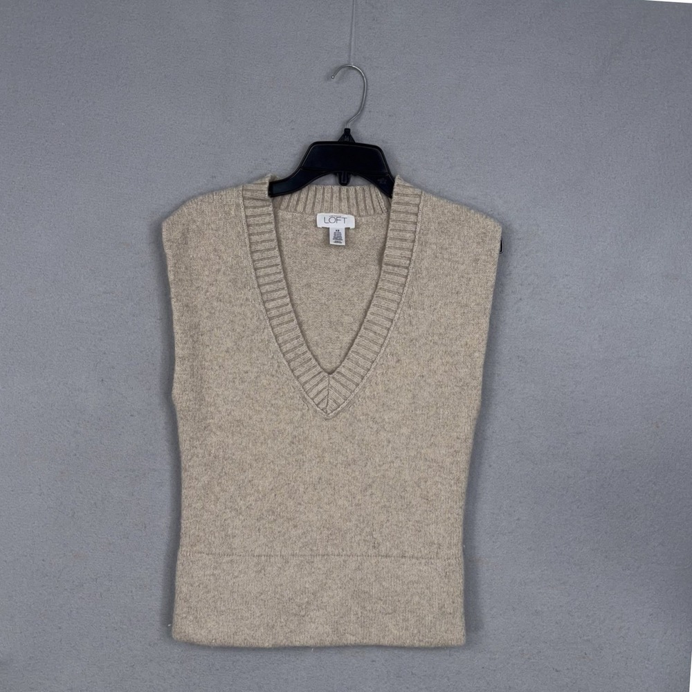 LOFT Sweater Vest Womens XS Tan Wool Cashmere Luxury Preppy Classic Minimalist